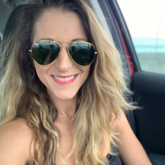 Meet your Posher, Jessica - Picture 3 of 3